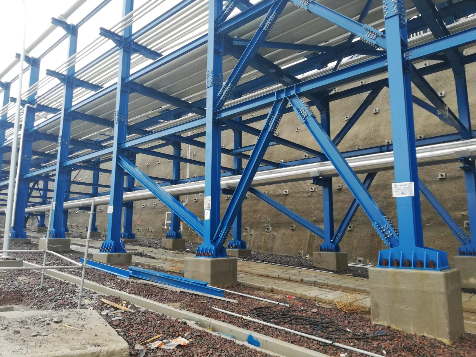 Steel columns and bracing